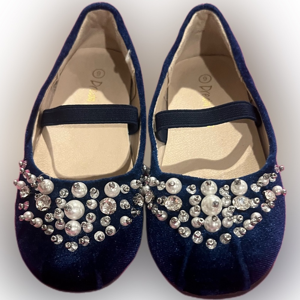 *WORN ONCE* Dream Pairs Little Girl Size 9